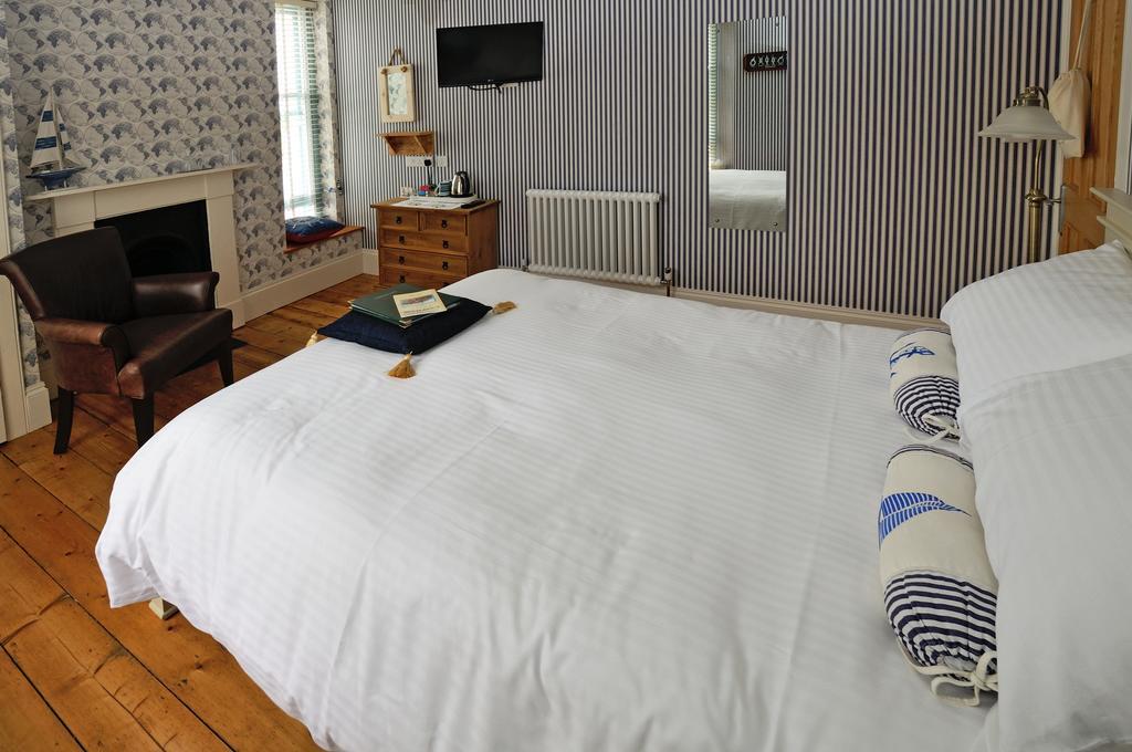 Beacon House B&B 브릭섬 외부 사진